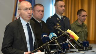 Pao Kiowa Warrior: Izvanredna konferencija za medije u Zemuniku Pao Kiowa Warrior: Izvanredna konferencija za medije u Zemuniku