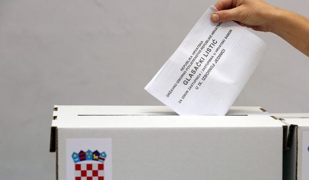 Parlamentarni izbori 2016. Kutije i glasački listići. Photo: Dusko Jaramaz/PIXSELL