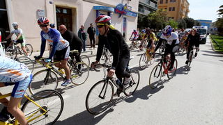 Zadar, 070413.
Branimirova obala.
U povodu Svjetskog dana zdravlja i u sklopu Zupanijskih dana 2013. godine, Tim za zdravlje Zadarske zupanije i Grad Nin organizirali su biciklijadu pod nazivom Od Branimira do Branimira na relaciji Zadar-Nin-Zadar u dulj Zadar, 070413.
Branimirova obala.
U povodu Svjetskog dana zdravlja i u sklopu Zupanijskih dana 2013. godine, Tim za zdravlje Zadarske zupanije i Grad Nin organizirali su biciklijadu pod nazivom Od Branimira do Branimira na relaciji Zadar-Nin-Zadar u dulj
