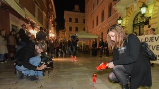 Klub studenata Antifijaka organizirao mirni prosvijed ispred Županijskog suda u Zadru