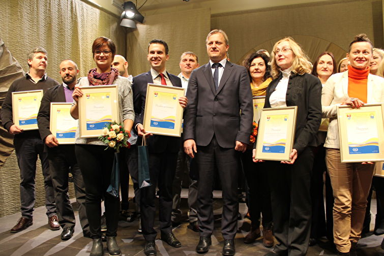 Kneževa palača: Svečana dodjela priznanja “Nasmiješeno sunce” za 2017. godinu Kneževa palača: Svečana dodjela priznanja “Nasmiješeno sunce” za 2017. godinu