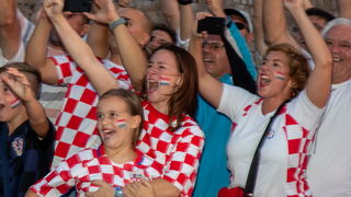 Veličanstven doček četvorice zadarskih Vatrenih od Gradskog mosta do Foruma