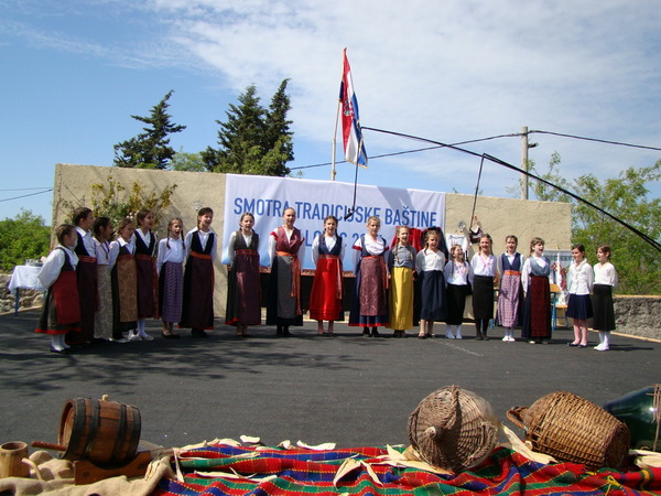 Galovac: Smotra  tradicijske baštine osnovnih i srednjih škola Zadarske županije. Foto: Marko Mane Ledenko