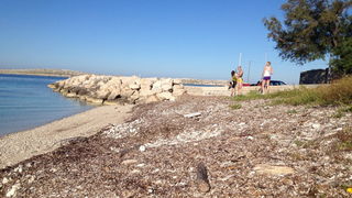 Premuda: Akcija čišćenja plaže “Zad crikve”, Foto: Ivana, Eva, Mia i Lea