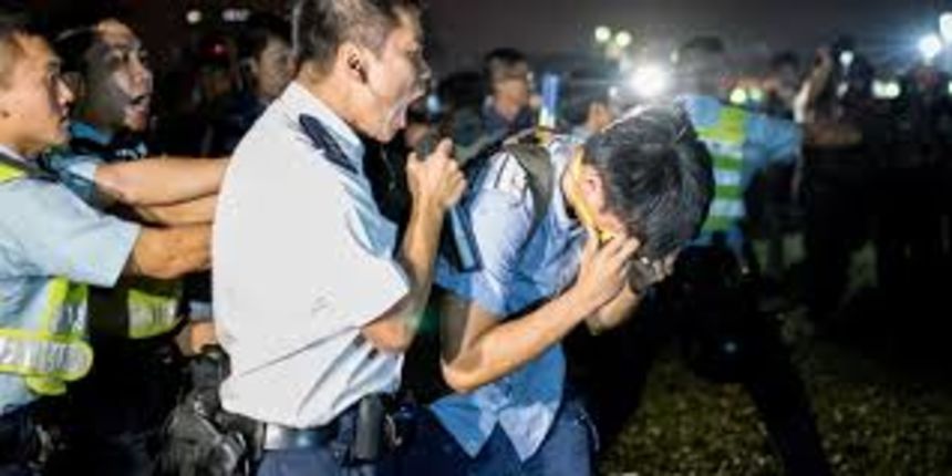 Policajci uhićeni zbog premlaćivanja prosvjednika, Hong kong, Foto: index.hr