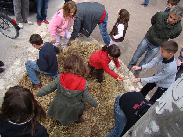 Humanitani uskrsni konvoj Zadar – Oklaj