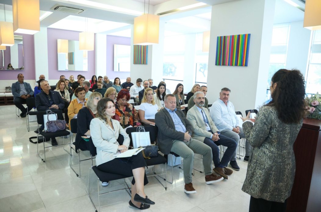 63d09b7463910319fb87a514ffb46085_XL