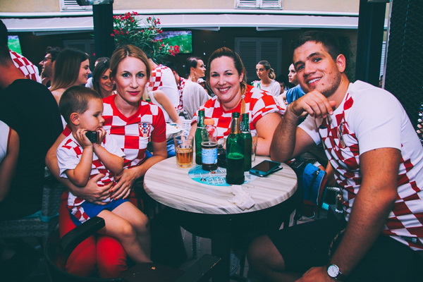 Euro 2016: Utakmica između Hrvatske i Češke gledala se u brojnim zadarskim lokalima i kafićima.