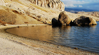 Paški falus kod Metajne na otoku Pagu, Foto: Marin Labrović
