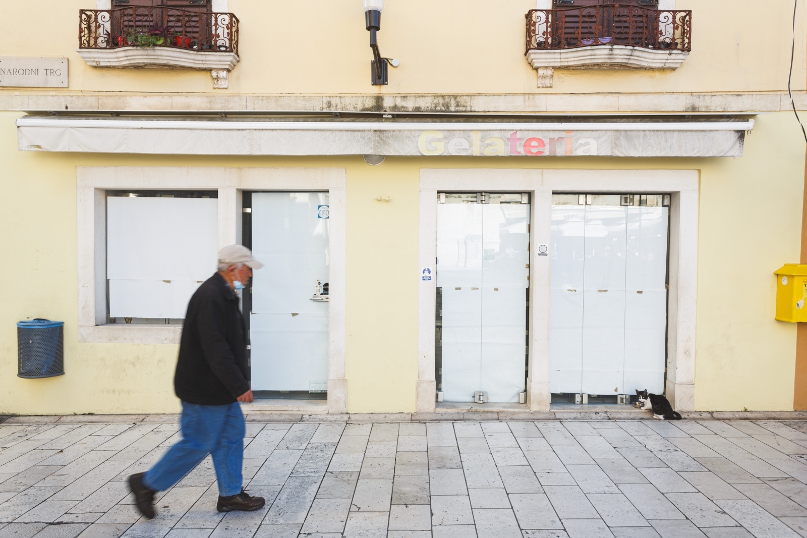 Zatvorene butige i poluprazan zadarski Poluotok Zatvorene butige i poluprazan zadarski Poluotok