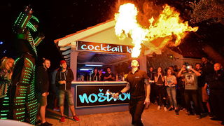 Nostromo & Vagabundo Vir: DJ Djuka i Led robot Nostromo & Vagabundo Vir: DJ Djuka i Led robot