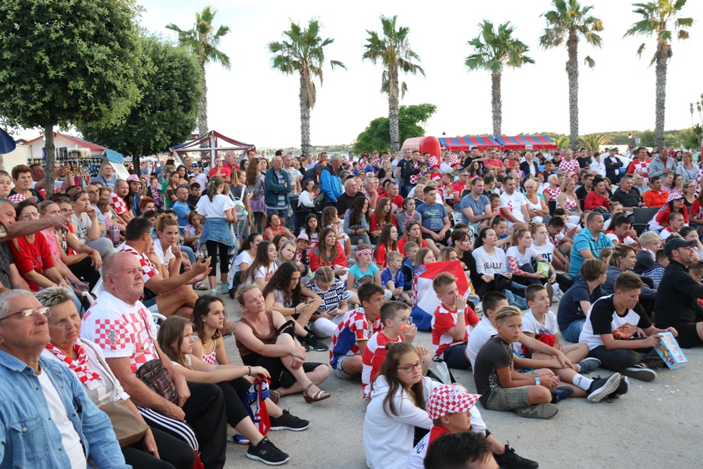 Virski navijači podržali Vatrene Virski navijači podržali Vatrene
