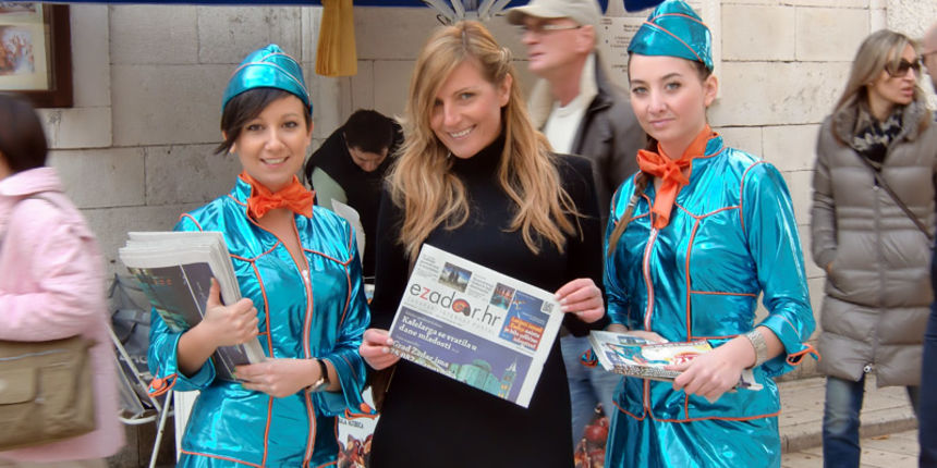 Hostese agencije By Ella dijele tiskano izdanje eZadar.hr, Foto: Ivan Sikiric Hostese agencije By Ella dijele tiskano izdanje eZadar.hr, Foto: Ivan Sikiric