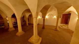 Katedrala sv. Stosije. Danasnja katedrala je trobrodna romanicka gradjevina, ujedno i najveca crkva u Dalmaciji. Unutrasnjost katedrale je monumentalna. Photo: Dino Stanin/PIXSELL