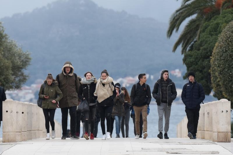 Snježne pahulje za kratko padale po Zadru