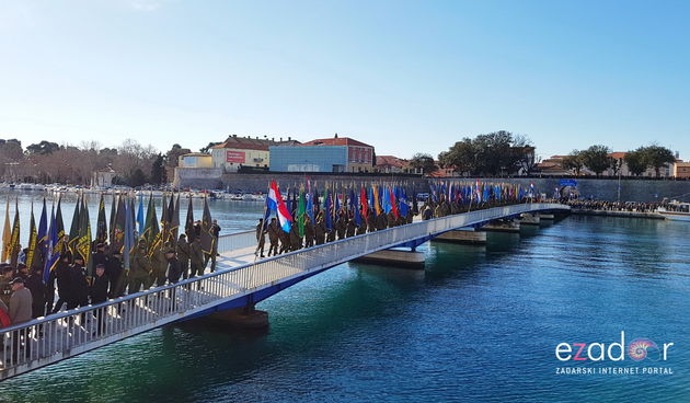 25. obljetnica VRO Maslenica: Mimohod ratnih postojbi na gradskom mostu
