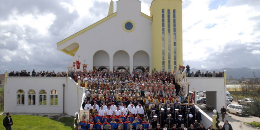 Metkovic, 050410.
Festival zudija, cuvara Kristova groba, u zupi sv. Nikole u Metkovicu.
Jubilarni deseti po redu vodicki festival Zudija Metkovic 2010, ove je godine odrzan u zupi Svetog Nikole na desnoj strani grada Metkovica uz sudjelovanje 24 skupine