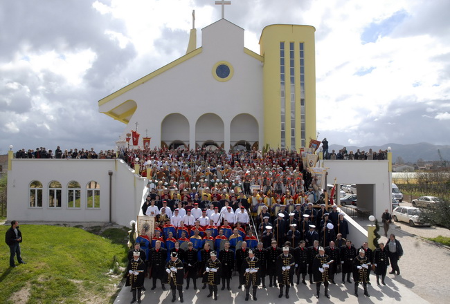 Metkovic, 050410.
Festival zudija, cuvara Kristova groba, u zupi sv. Nikole u Metkovicu.
Jubilarni deseti po redu vodicki festival Zudija Metkovic 2010, ove je godine odrzan u zupi Svetog Nikole na desnoj strani grada Metkovica uz sudjelovanje 24 skupine Metkovic, 050410.
Festival zudija, cuvara Kristova groba, u zupi sv. Nikole u Metkovicu.
Jubilarni deseti po redu vodicki festival Zudija Metkovic 2010, ove je godine odrzan u zupi Svetog Nikole na desnoj strani grada Metkovica uz sudjelovanje 24 skupine