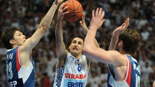 Zadar, 080610.
Dvorana Kresimir Cosic.
Cetvrta finalna kosarkaska utkmica izmedju Zadra i Cibone.
Na fotografiji: Rok Stipcevic igrac Zadra u napadu.
Foto: Andrija Lucic / CROPIX Zadar, 080610.
Dvorana Kresimir Cosic.
Cetvrta finalna kosarkaska utkmica izmedju Zadra i Cibone.
Na fotografiji: Rok Stipcevic igrac Zadra u napadu.
Foto: Andrija Lucic / CROPIX