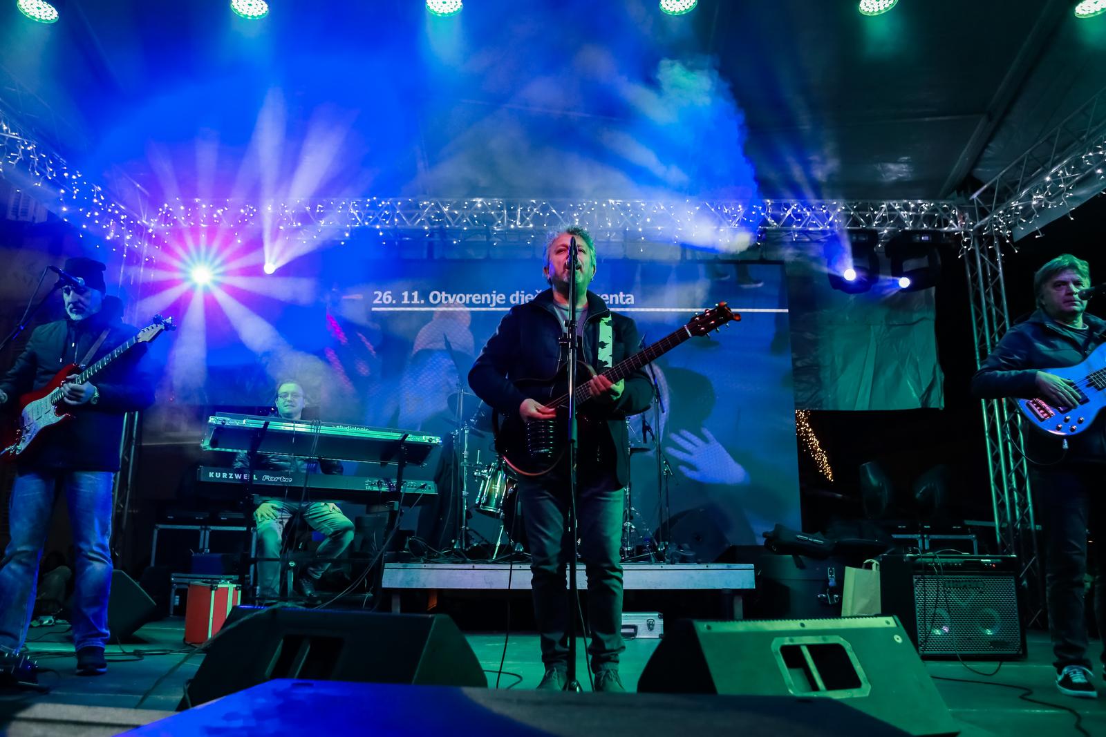 Koncertom grupe Dalmatino otveron Advent u Zadru 2022. Koncertom grupe Dalmatino otveron Advent u Zadru 2022.