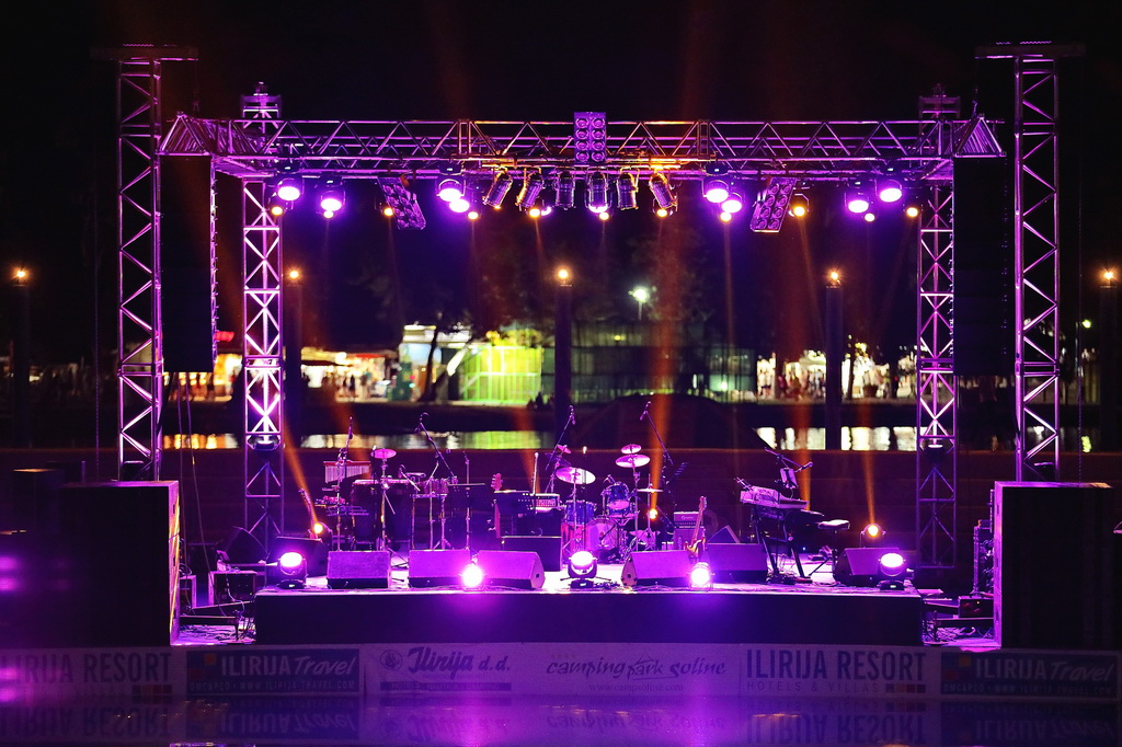 Čudesna Doris Dragović oduševila u Biogradu na Moru Čudesna Doris Dragović oduševila u Biogradu na Moru