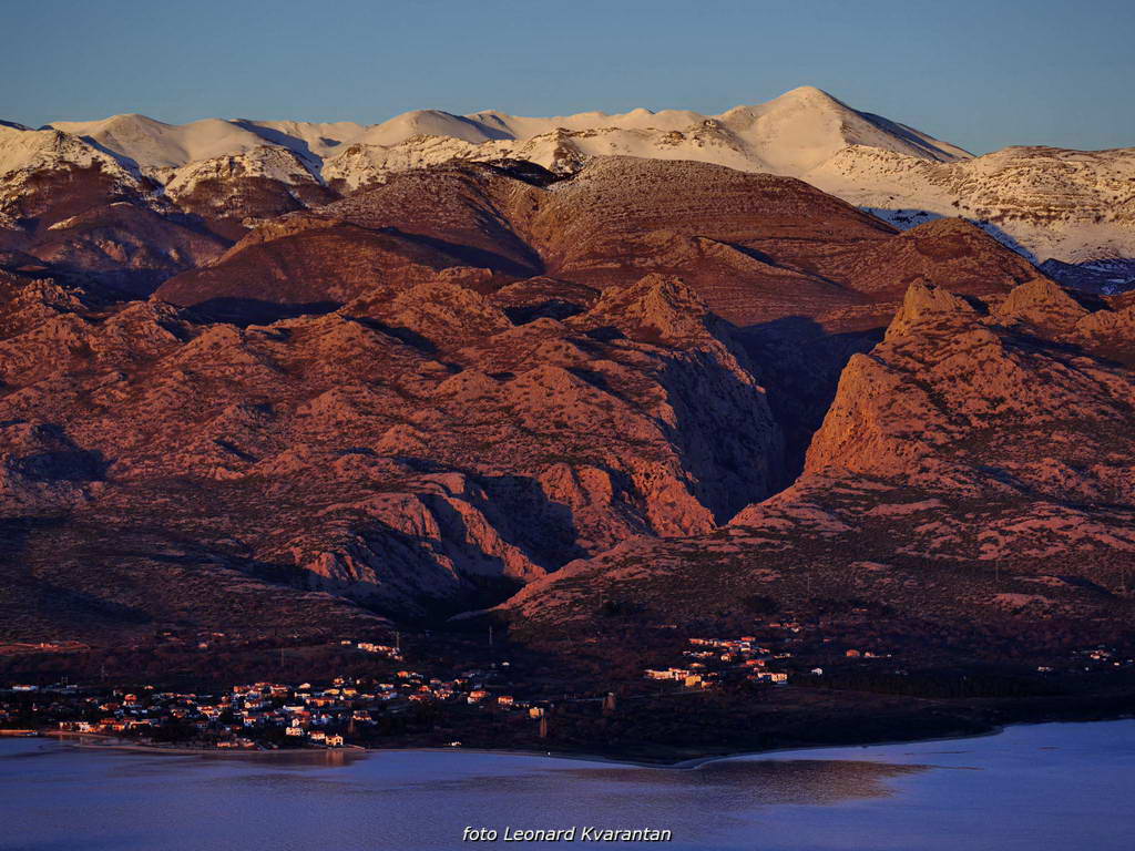 Pag i Velebit s Paga, Foto: Leonard Kvaratntan