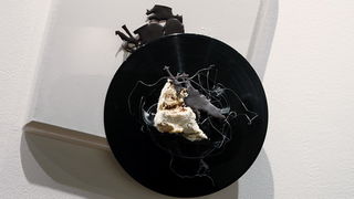 Pula, 281211.
U galeriji Makina otvorena je izlozba jestivih slastica povodom skorog otvorenja butika slastica “Skatulica by Stare Uzance” vlasnika Sandra Francula i Sanje Rakic Francula. Izlozene kolace posjetitelji su mogli kusati pa je sama izlozba nak