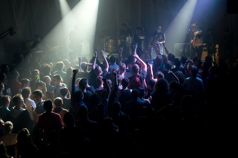 Nakon Porina, Goran Bare i Majke održali su slavljenički koncert u prepunoj Stereo dvorani u Rijeci.