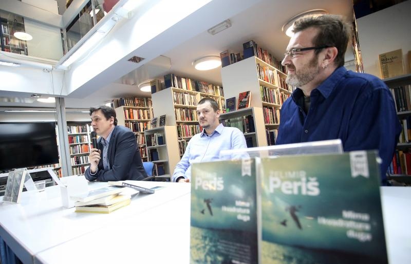 Zagreb – U knjiznici Bogdan Ogrizovic odrzana je promocija novog romana iz biblioteke Balkan Noir: Mima i kvadratura duga, Zelimir Peris. Photo: Petar Glebov/PIXSELL