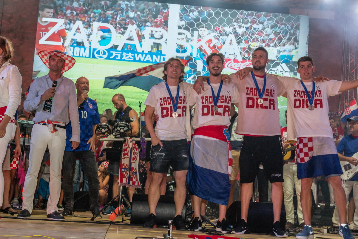 Veličanstven doček četvorice zadarskih Vatrenih od Gradskog mosta do Foruma