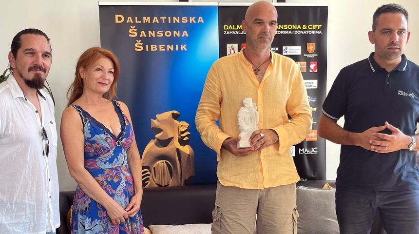 Pobjednik 27. Dalmatinske šansone Šibenik po glasovima publike ipak je Mladen Grdović