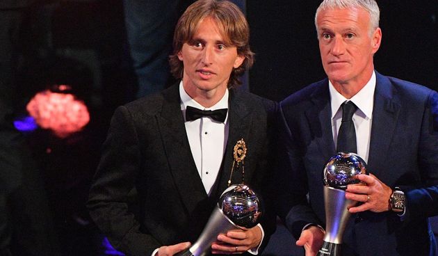 Luka Modrić – Najbolji nogometaš na svijetu Luka Modrić ima puno manji ugovor nego oni koje je ostavio iza sebe u izborima za nagrade. Modrić godišnje zaradi osam milijuna dolara.
