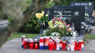 U Vukovaru su upaljene svijeće za poginule hrvatske branitelje i civile na Memorijalnom groblju žrtava iz Domovinskog rata. Photo: Petar Glebov/PIXSELL U Vukovaru su upaljene svijeće za poginule hrvatske branitelje i civile na Memorijalnom groblju žrtava iz Domovinskog rata. Photo: Petar Glebov/PIXSELL