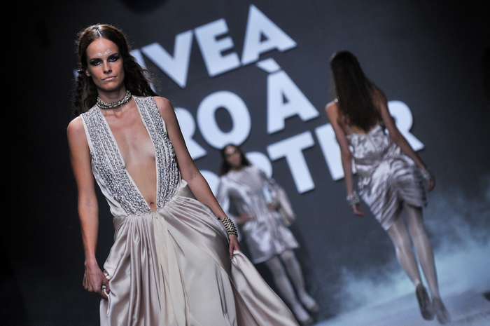 Zagreb, 061009.
West Gate.
Revija modne kuce Hippy Garden, u sklopu Cro a Portera.
Foto: Boris Kovacev / CROPIX