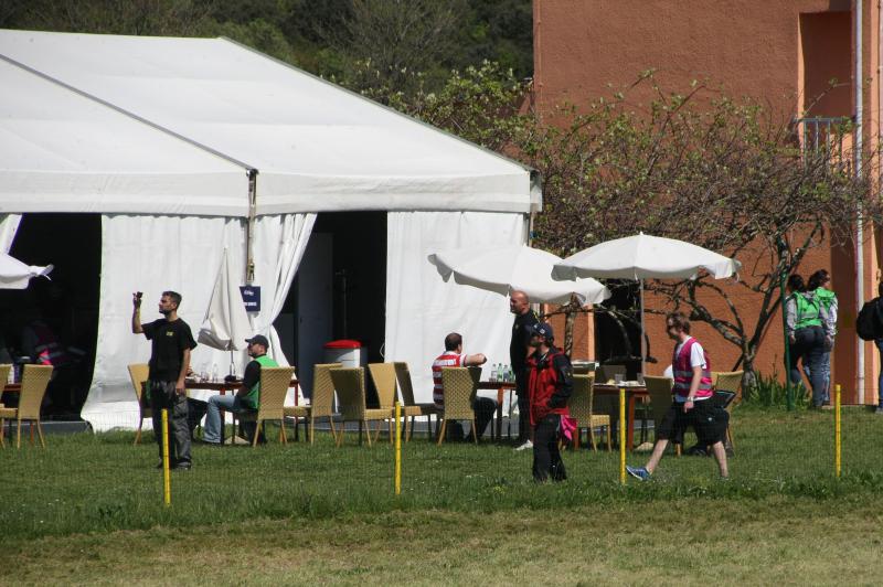 Aerodrom Vrsar domacin Red Bull Air Race Svjetskog prvenstva 2014. Red Bull Air Race okuplja najbolje svjetske pilote koji kombinacijom brzine, preciznosti i vjestine upravljaju okretnim avionima, provlaceci se kroz 25 m visoka vrata, do brzine od cak 370 Aerodrom Vrsar domacin Red Bull Air Race Svjetskog prvenstva 2014. Red Bull Air Race okuplja najbolje svjetske pilote koji kombinacijom brzine, preciznosti i vjestine upravljaju okretnim avionima, provlaceci se kroz 25 m visoka vrata, do brzine od cak 370