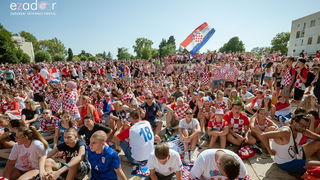 Navijačko ludilo u Zadru za vrijeme i nakon finala Svjetskog prvenstva Navijačko ludilo u Zadru za vrijeme i nakon finala Svjetskog prvenstva