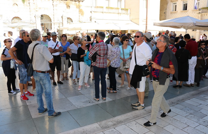 Na zadarskom Narodnom trgu najavljen Virski maraton 2016. Foto: Kažimir Škrbić/Virski list Na zadarskom Narodnom trgu najavljen Virski maraton 2016. Foto: Kažimir Škrbić/Virski list