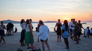 Bablje ljeto u Zadru: Riva je puna turista