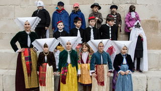 Paški zimski karneval 2017.- Maškarane skupine u karnevalskoj povorci Paški zimski karneval 2017.- Maškarane skupine u karnevalskoj povorci