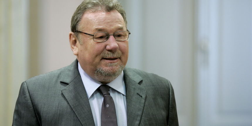 Zagreb, 290611.
Markov trg.
Sabor.
Redovita sjednica sabora.
Na slici: Vladimir Seks.
Foto: Goran Mehkek / Cropix Zagreb, 290611.
Markov trg.
Sabor.
Redovita sjednica sabora.
Na slici: Vladimir Seks.
Foto: Goran Mehkek / Cropix