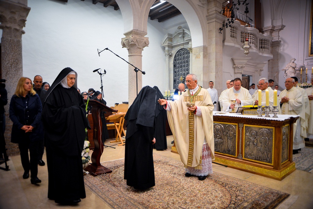 Nadbiskup Puljić predvodio svečano misno slavlje u crkvi. sv. Marije u sklopu obilježavanja 950. obljetnice spomena samostana. Foto: Iva Perinčić
