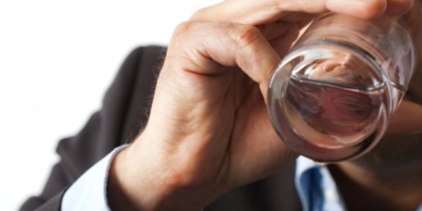 Jednostavno mršavljenje – pijte dvije čaše vode prije svakog obroka (Metro-portal.hr) Jednostavno mršavljenje – pijte dvije čaše vode prije svakog obroka (Metro-portal.hr)