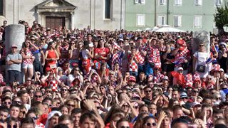 Tisuće Zadrana na Forumu navijalo za Vatrene u finalu Svjetskog prvenstva Tisuće Zadrana na Forumu navijalo za Vatrene u finalu Svjetskog prvenstva