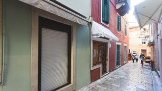 Zatvorene butige i poluprazan zadarski Poluotok Zatvorene butige i poluprazan zadarski Poluotok