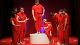 Igrajmo se: Zabranjeno mlađima od 15 strana A