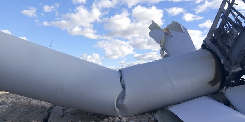 Olujna bura srušila vjetro elektranu na Pagu