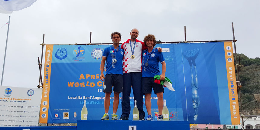 Goran Čolak na postolju u Italiji