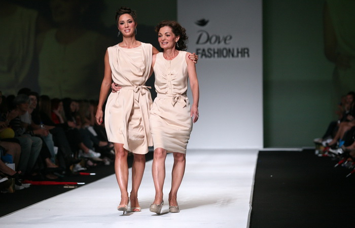 Zagreb, 011011.
Zagrebacki velesajam.
Modna revija Dove Fashion.hr proljece – ljeto 2012.
Na slici: revija Martine Felje za DOVE pod nazivom Nas dvije – Lorena Nosic
Foto: Biljana Gaurina / CROPIX Zagreb, 011011.
Zagrebacki velesajam.
Modna revija Dove Fashion.hr proljece – ljeto 2012.
Na slici: revija Martine Felje za DOVE pod nazivom Nas dvije – Lorena Nosic
Foto: Biljana Gaurina / CROPIX