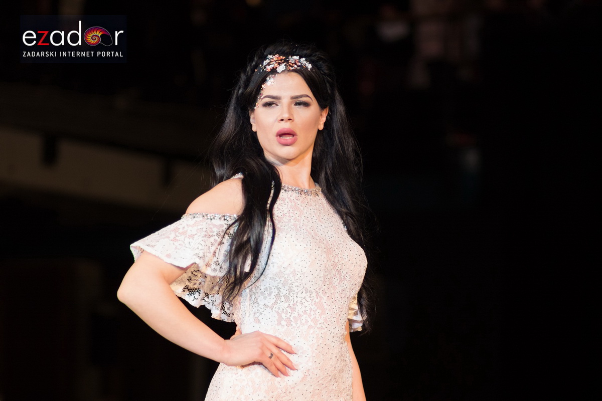 11. Festival vjenčanja: Modna revija vjenčanica i svečanih haljina te revija cvijeća i koncert Sandija Cenova 11. Festival vjenčanja: Modna revija vjenčanica i svečanih haljina te revija cvijeća i koncert Sandija Cenova