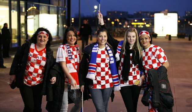 Malmo, Svedska, 190111.
Malmo Arena, 22. svjetsko rukometno prvenstvo, utakmica izmedju Hrvatske i Srbije.
Na fotografiji: navijaci.
Foto: Ante Cizmic / CROPIX